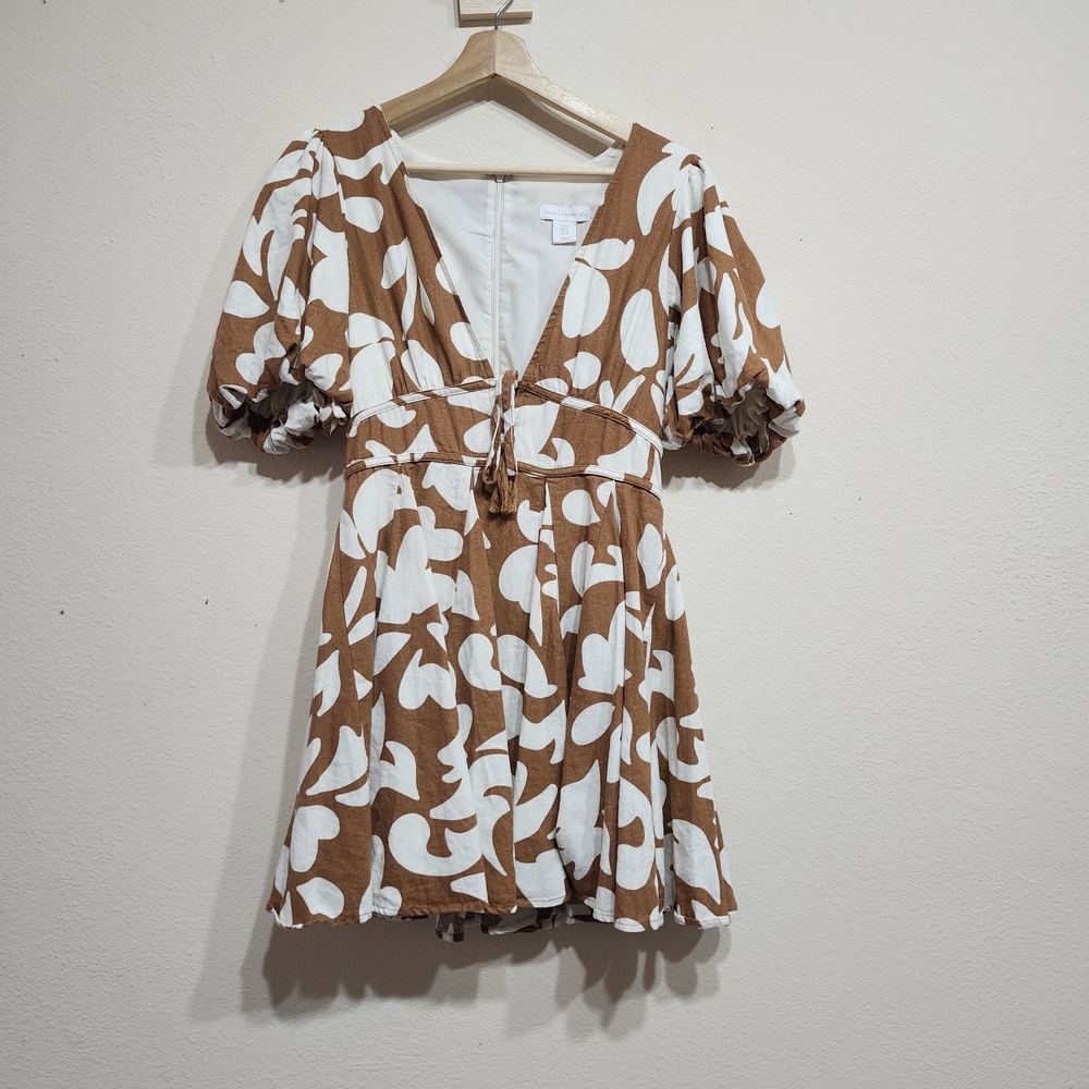 House of Harlow dress! Puffy sleeves, a-line & flattering! Lined🤎🤍🤎